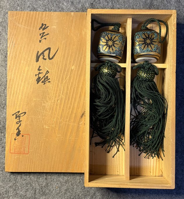 九谷烧青粒金彩风镇一对