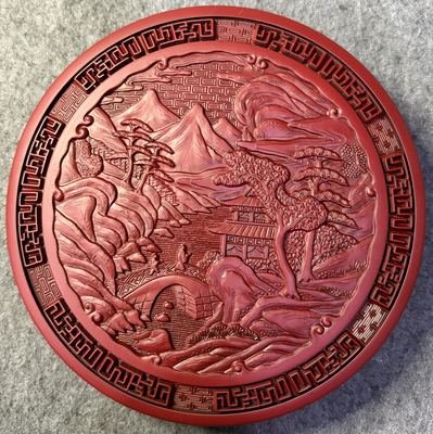 剔红雕漆山水人物圆砚箱